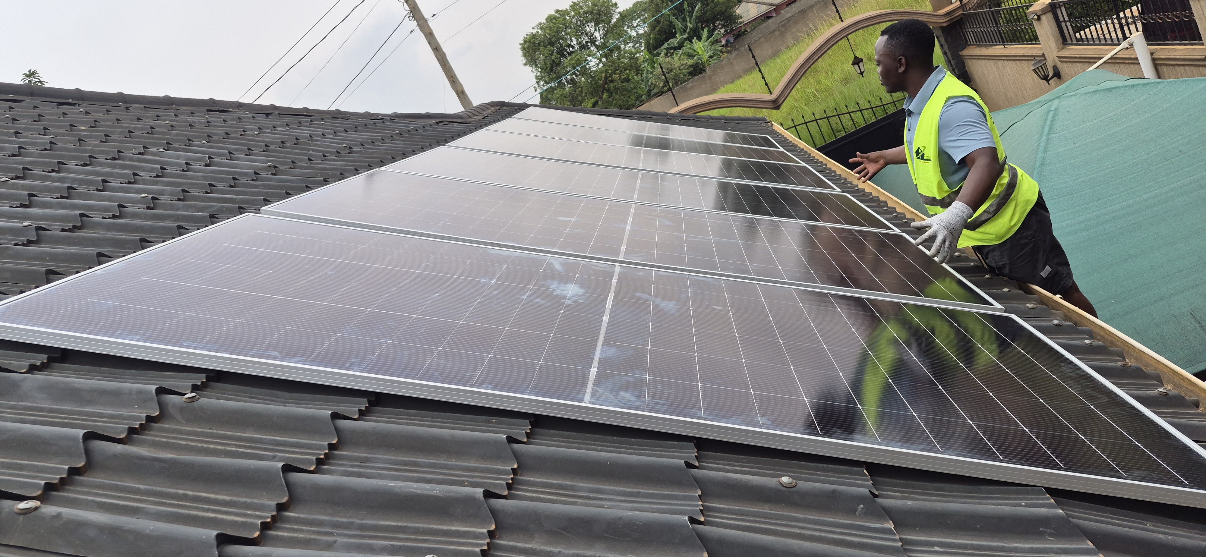 Solar Panel Cleaning & Efficiency Maintenance